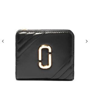 MARC JACOBS The Glam Shot Mini Compact Wallet in black